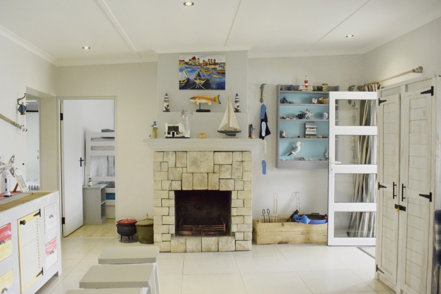 5 Bedroom Property for Sale in Struisbaai Western Cape